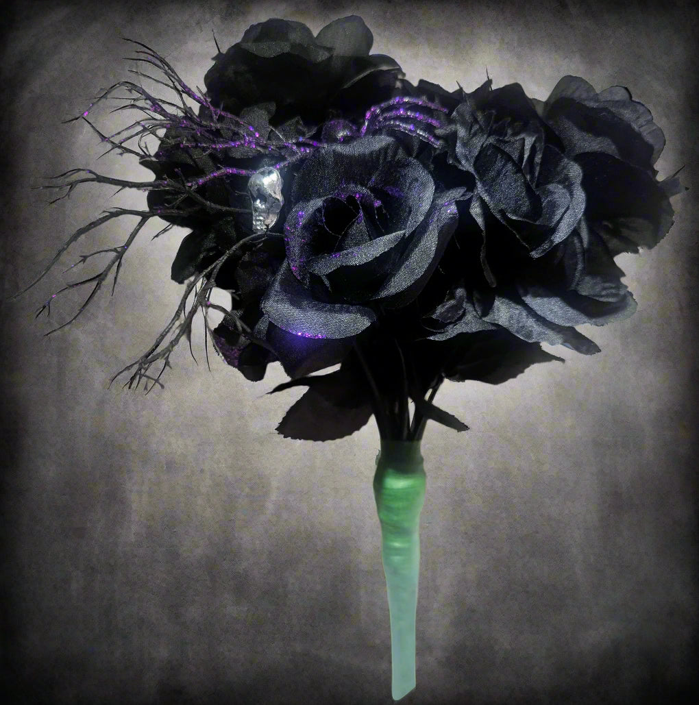 Black Roses Bouquet, Black rose bouquet, The Gothic Romance Black Rose Bouquet, Black Rose Bouquet for Halloween or Spooky Season,Gothic bouquet,Skull bouquet,Halloween bouquet,Dark flower arrangement, Home Decor,