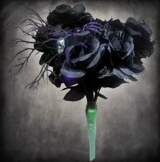 Black Roses Bouquet, Black rose bouquet, The Gothic Romance Black Rose Bouquet, Black Rose Bouquet for Halloween or Spooky Season,Gothic bouquet,Skull bouquet,Halloween bouquet,Dark flower arrangement, Home Decor,